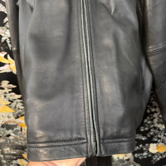 Claiborne Men’s Black Lambskin Leather Jacket Size L Zip Front - Picture 5 of 9